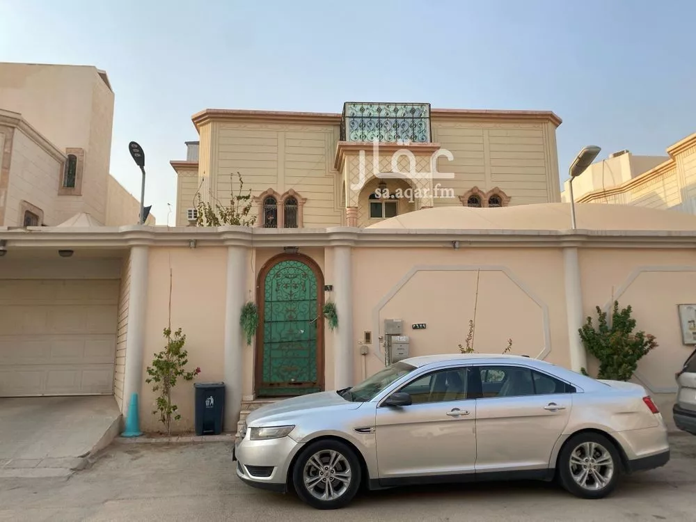 5 bedroom villa in Ishbiliyah, Riyadh 2
