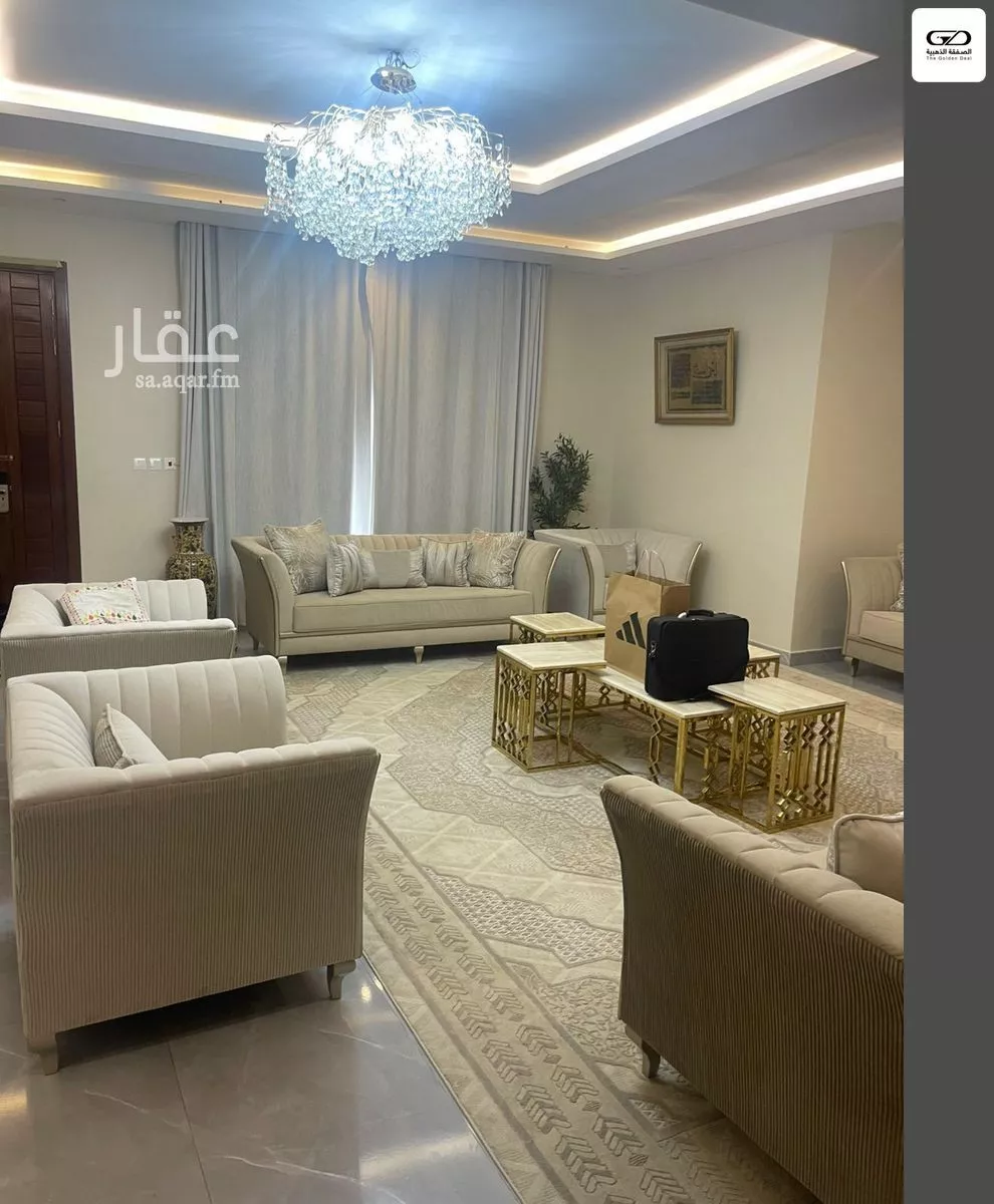 8 bedroom villa in Az Zomorod 19