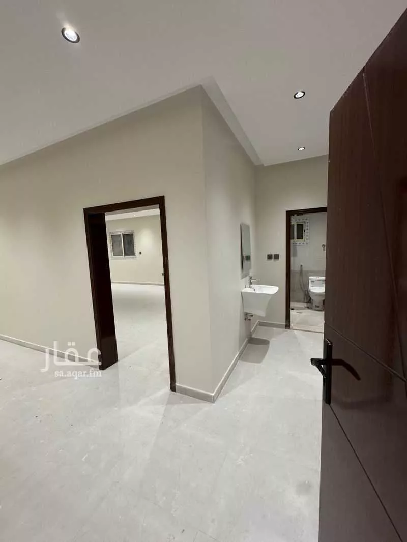 6 bedroom apartment in Al Taneem 3