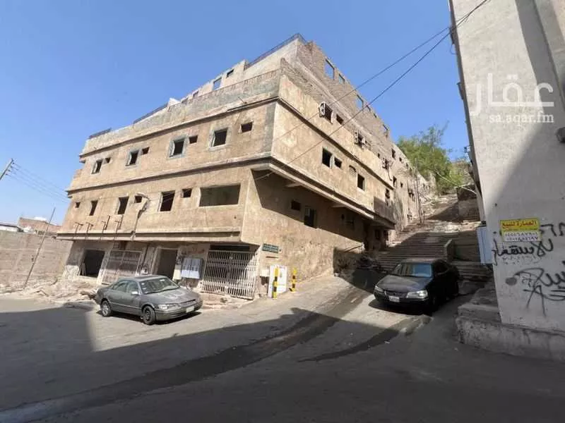 2066 sqm land in Al Maabdah 3