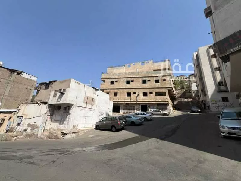 2066 sqm land in Al Maabdah 4