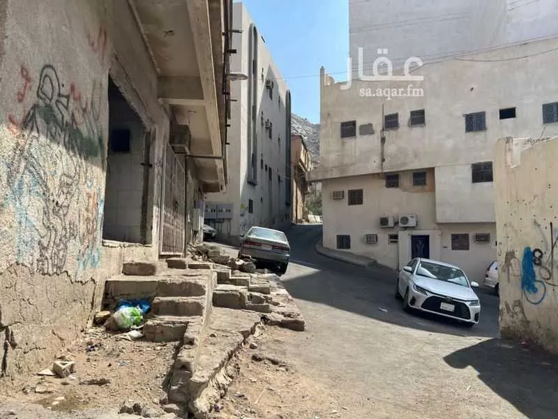 2066 sqm land in Al Maabdah 6