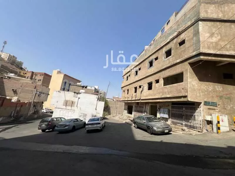 2066 sqm land in Al Maabdah 7