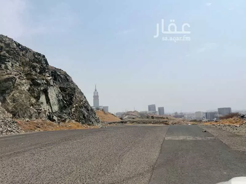 أرض 647 م² في الجميزة 5