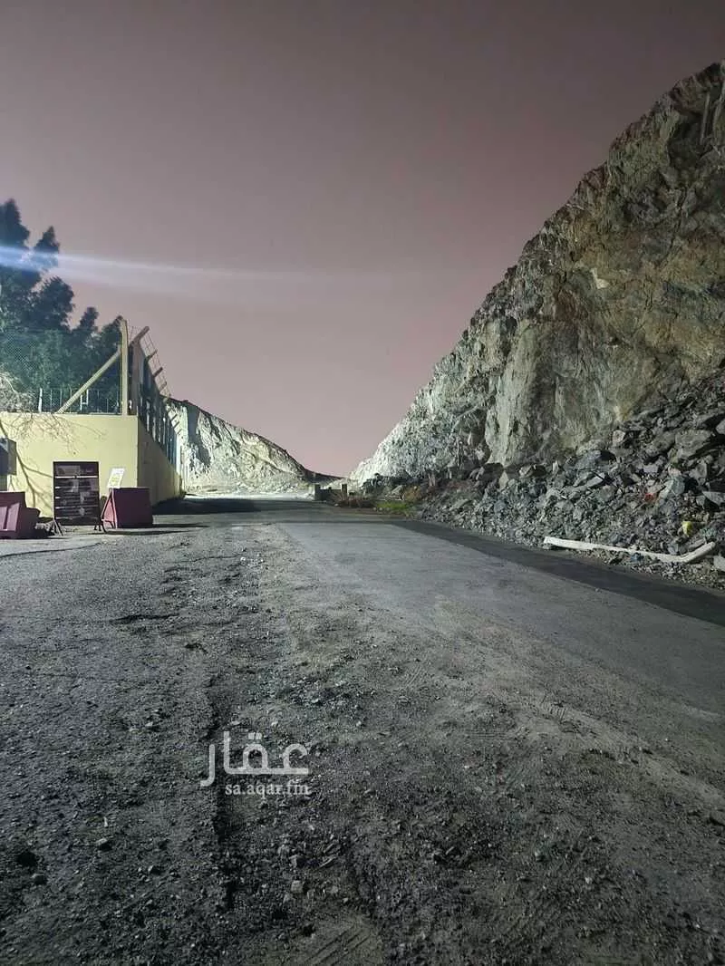 أرض 400 م² في الجميزة 2
