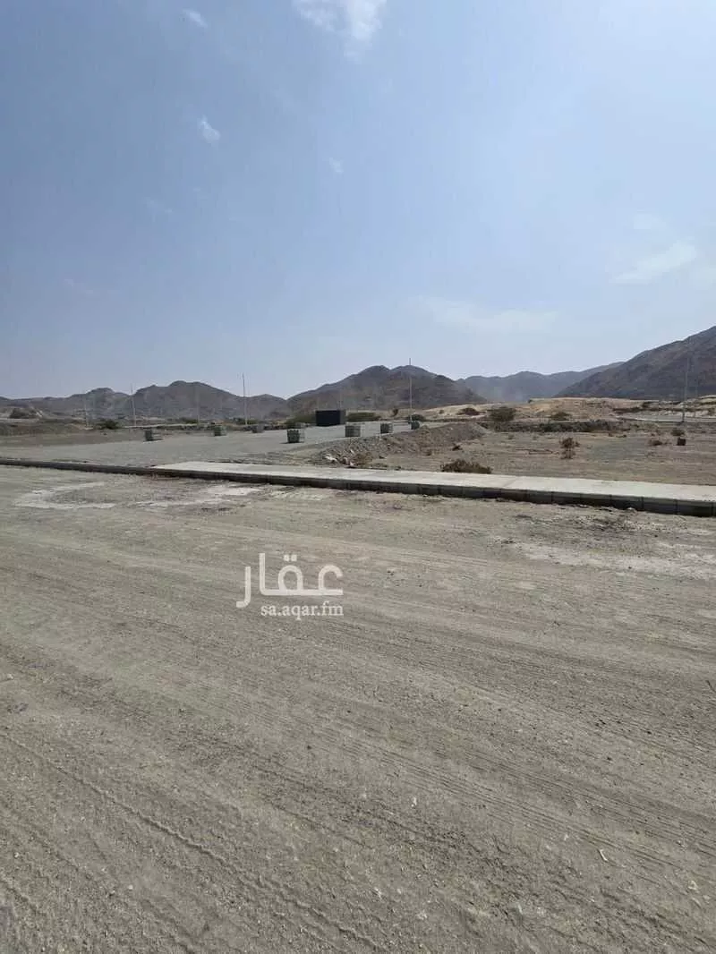 600 sqm land in Al Ukayshiyyah 2