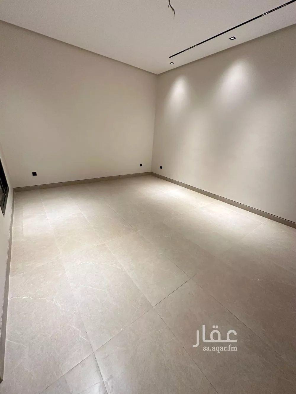 فيلا 6 غرف في الشراع 11