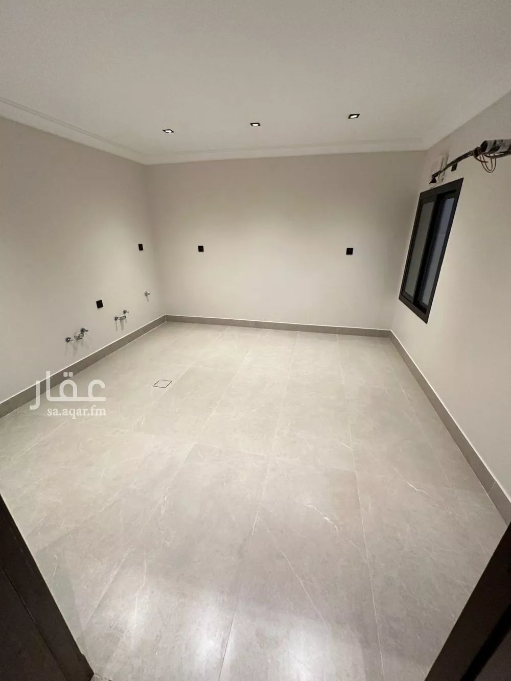 فيلا 6 غرف في الشراع 10