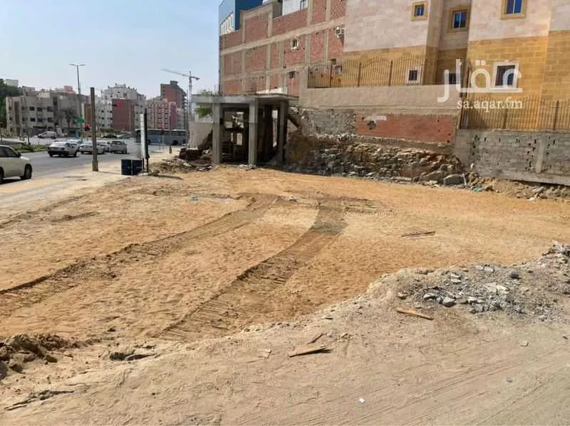 أرض 364 م² في الجامعة 4