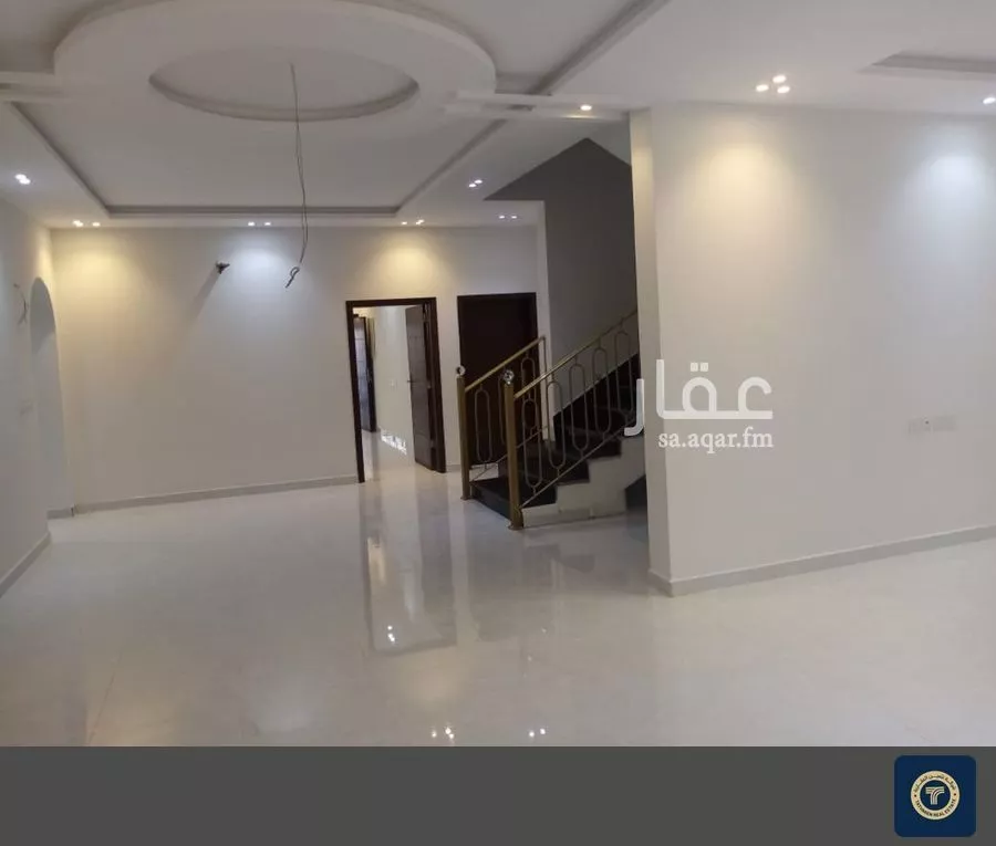 8 bedroom villa in Jeddah 4