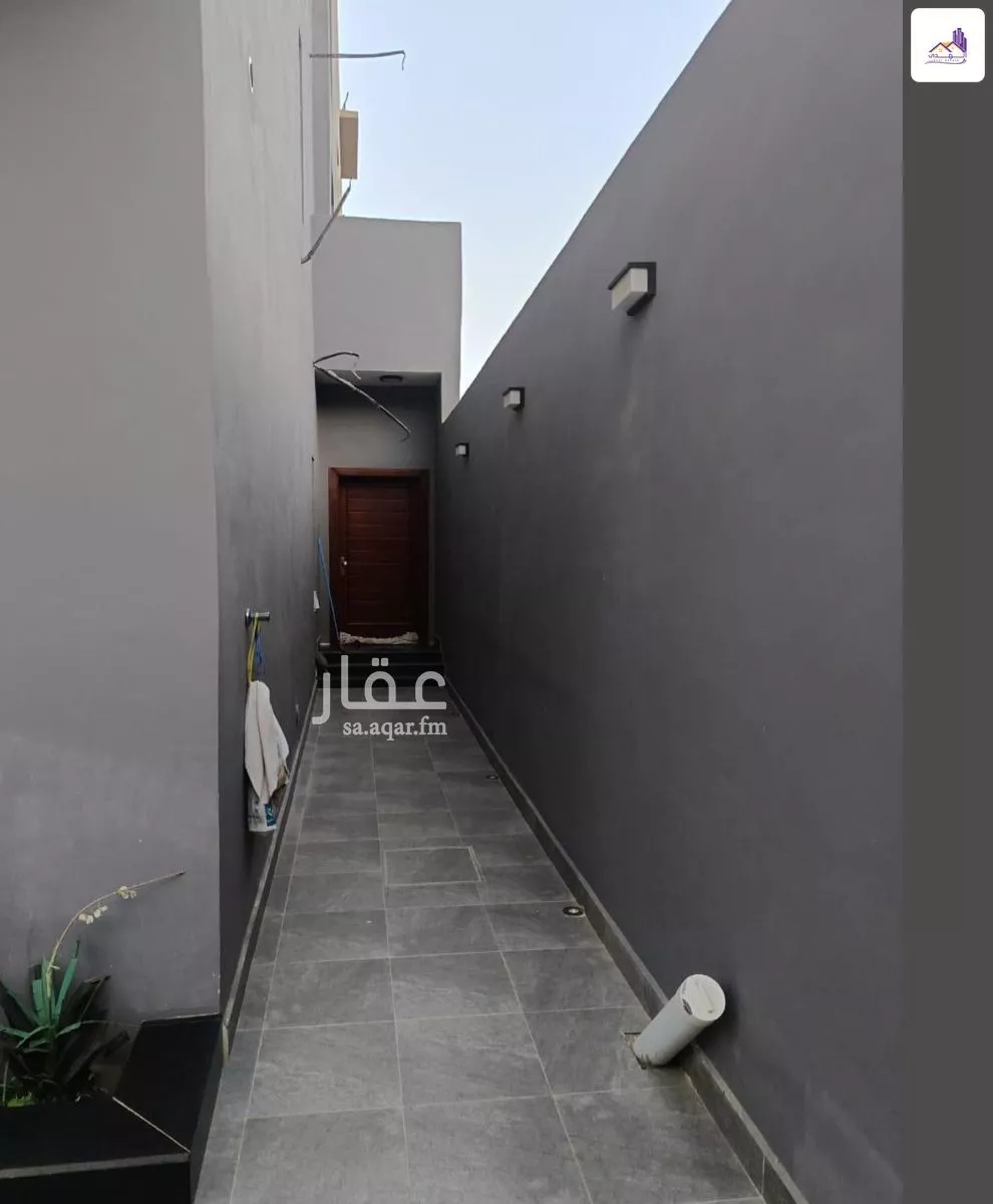 9 bedroom villa in Al Yaqout 6