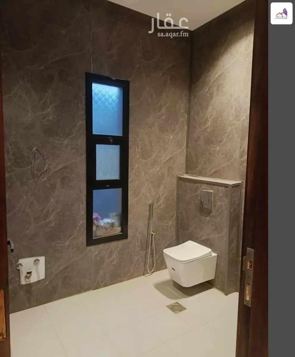 9 bedroom villa in Al Yaqout 8