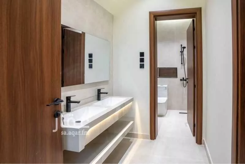 6 bedroom villa in King Fahd 11