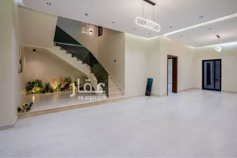 6 bedroom villa in King Fahd 12