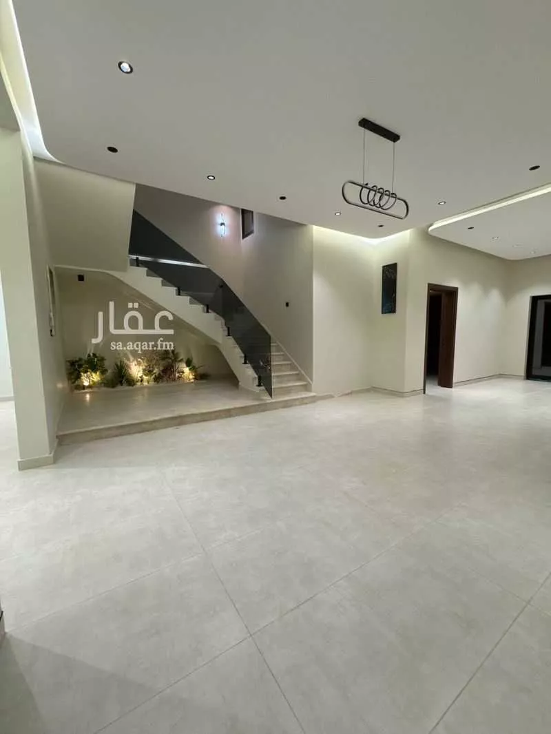 6 bedroom villa in King Fahd 4