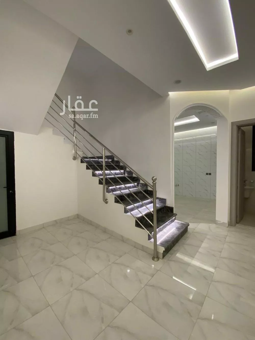 5 bedroom villa in Al Ukayshiyyah 2