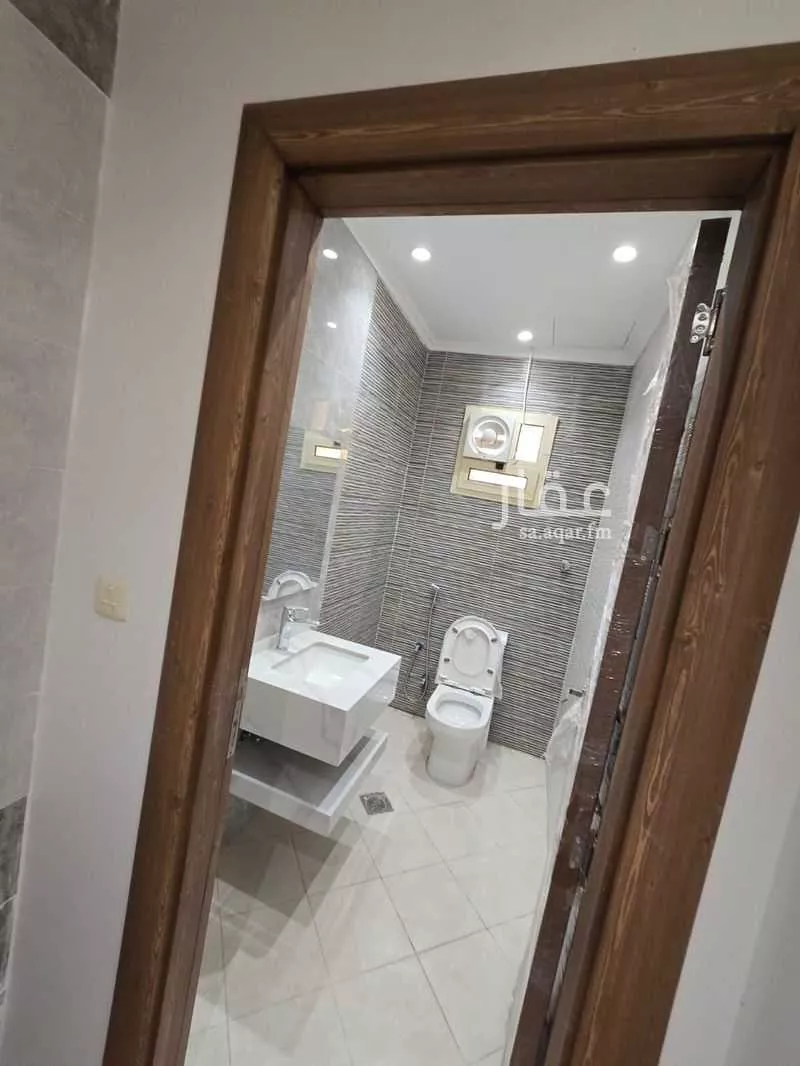 6 bedroom villa in Al Awali 11