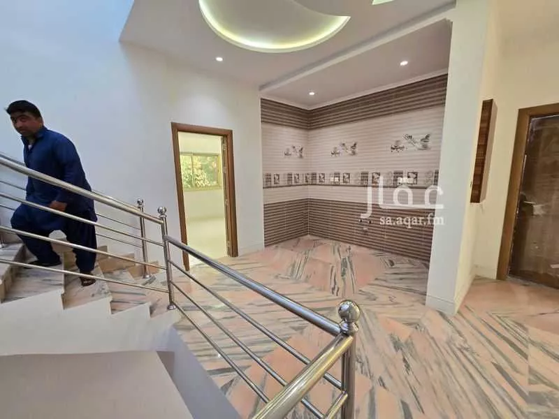 6 bedroom villa in Al Awali 20