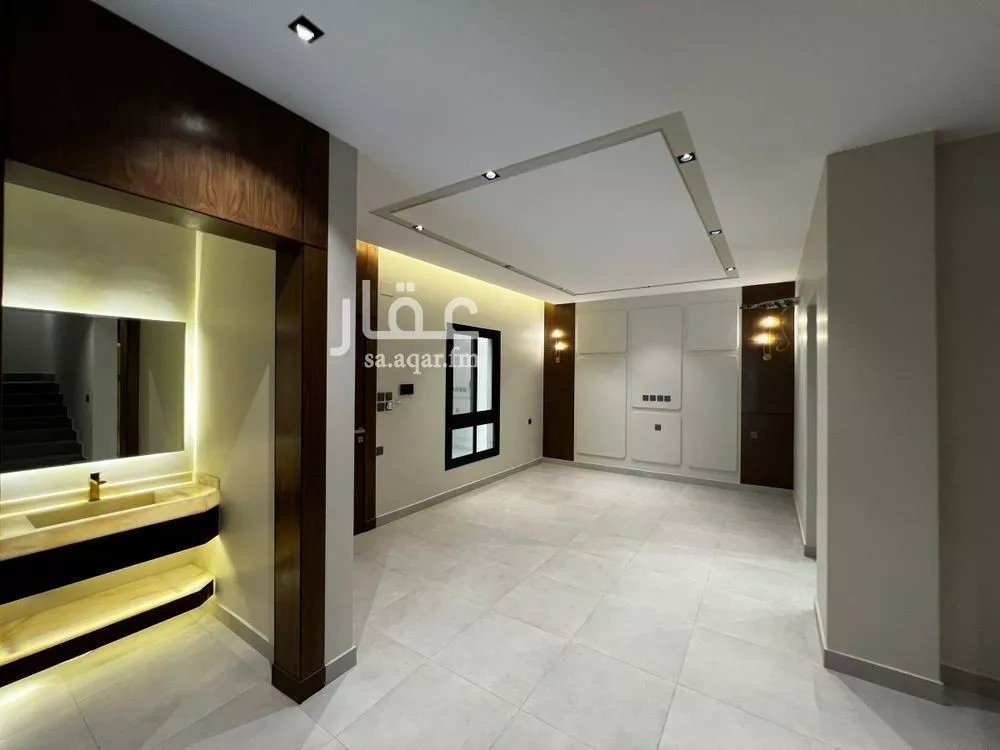 6 bedroom villa in Al Umrah Al Jadidah 3