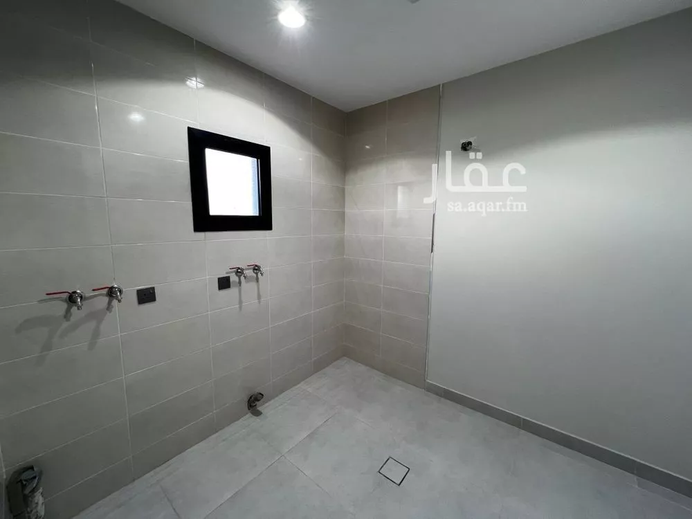 6 bedroom villa in Al Umrah Al Jadidah 6