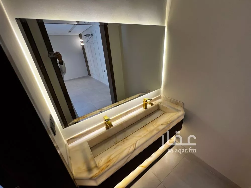 6 bedroom villa in Al Umrah Al Jadidah 9