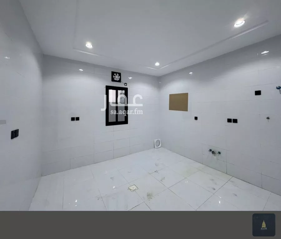 6 bedroom villa in King Fahd 4