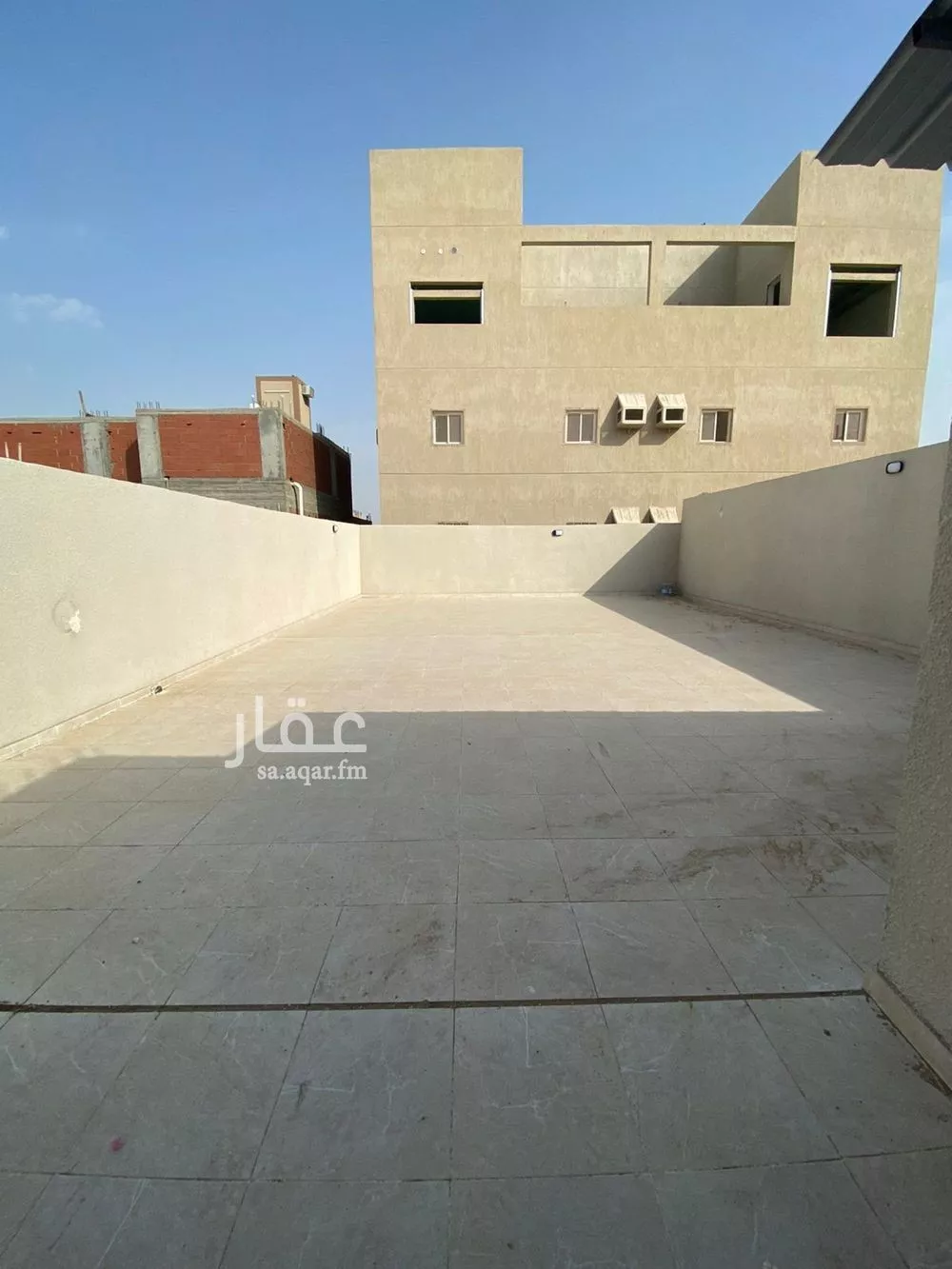 فيلا 8 غرف في الملك فهد 14