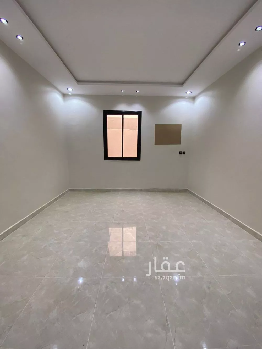 فيلا 8 غرف في الملك فهد 8