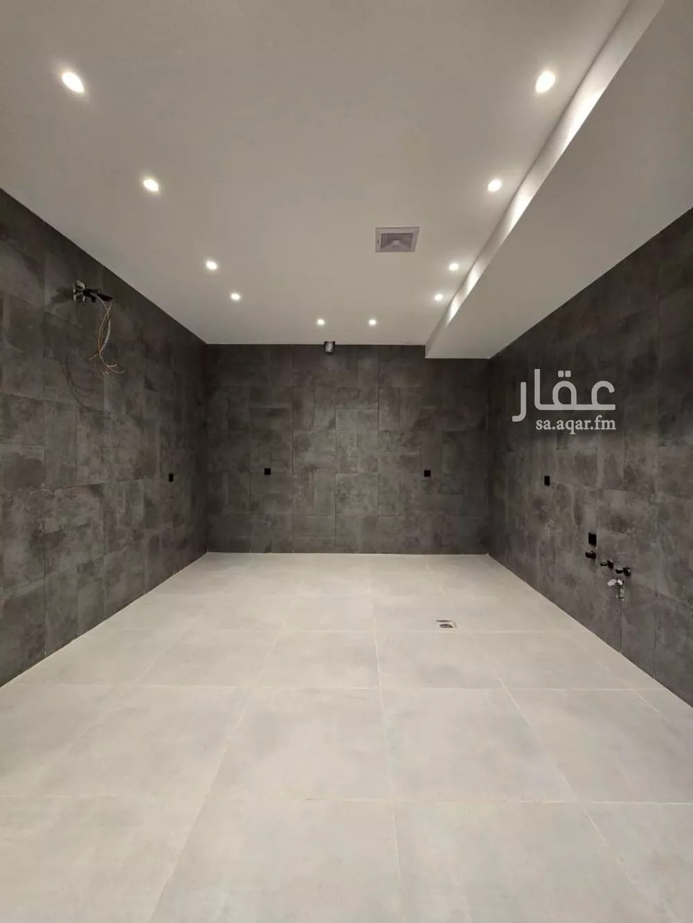 9 bedroom villa in Al Ukayshiyyah 2