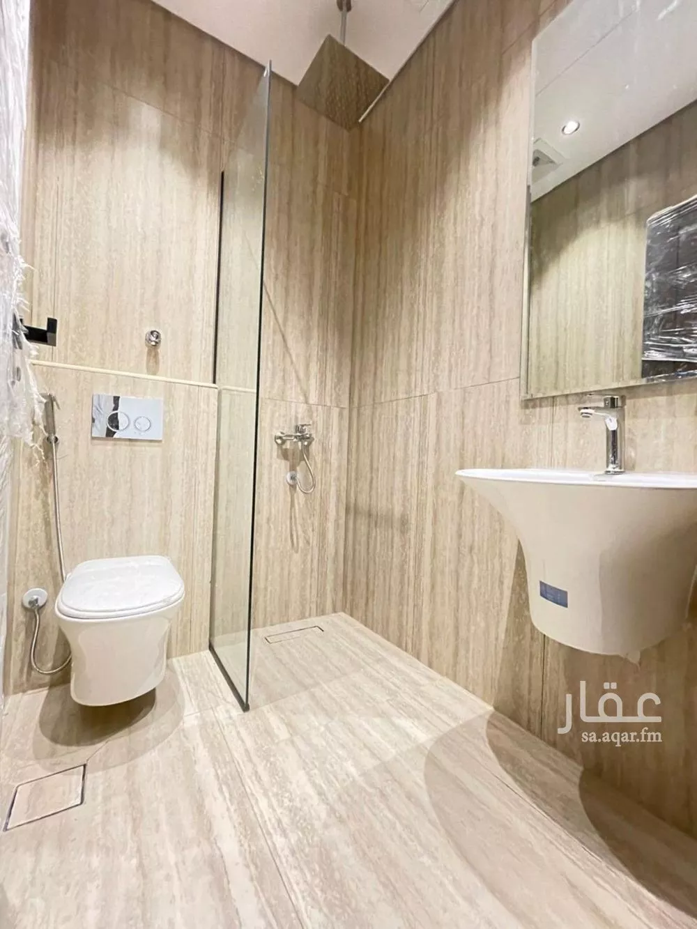 8 bedroom villa in Al Ukayshiyyah 5