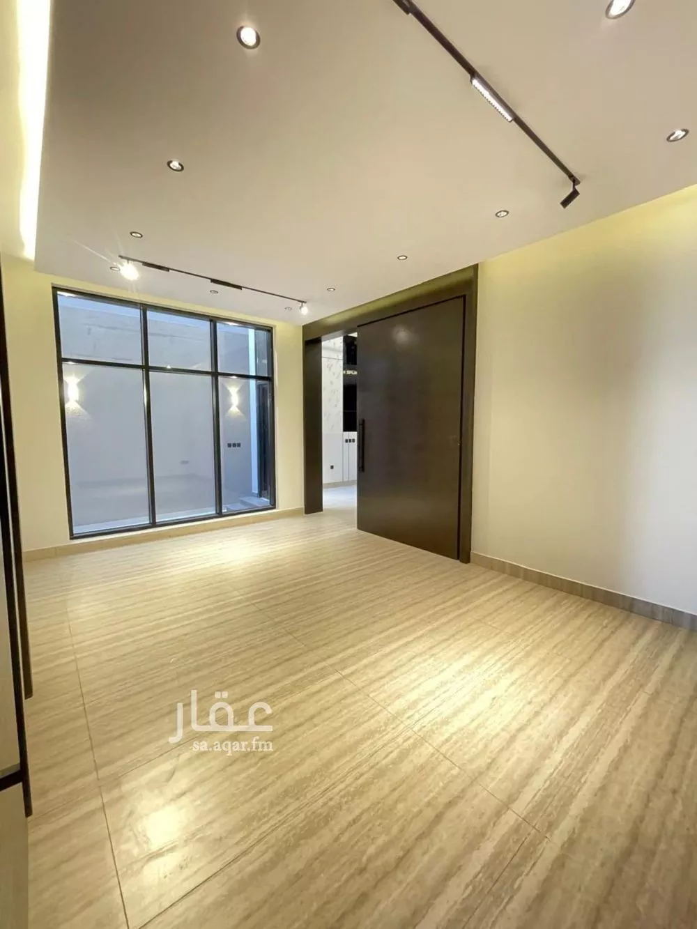 8 bedroom villa in Al Ukayshiyyah 8