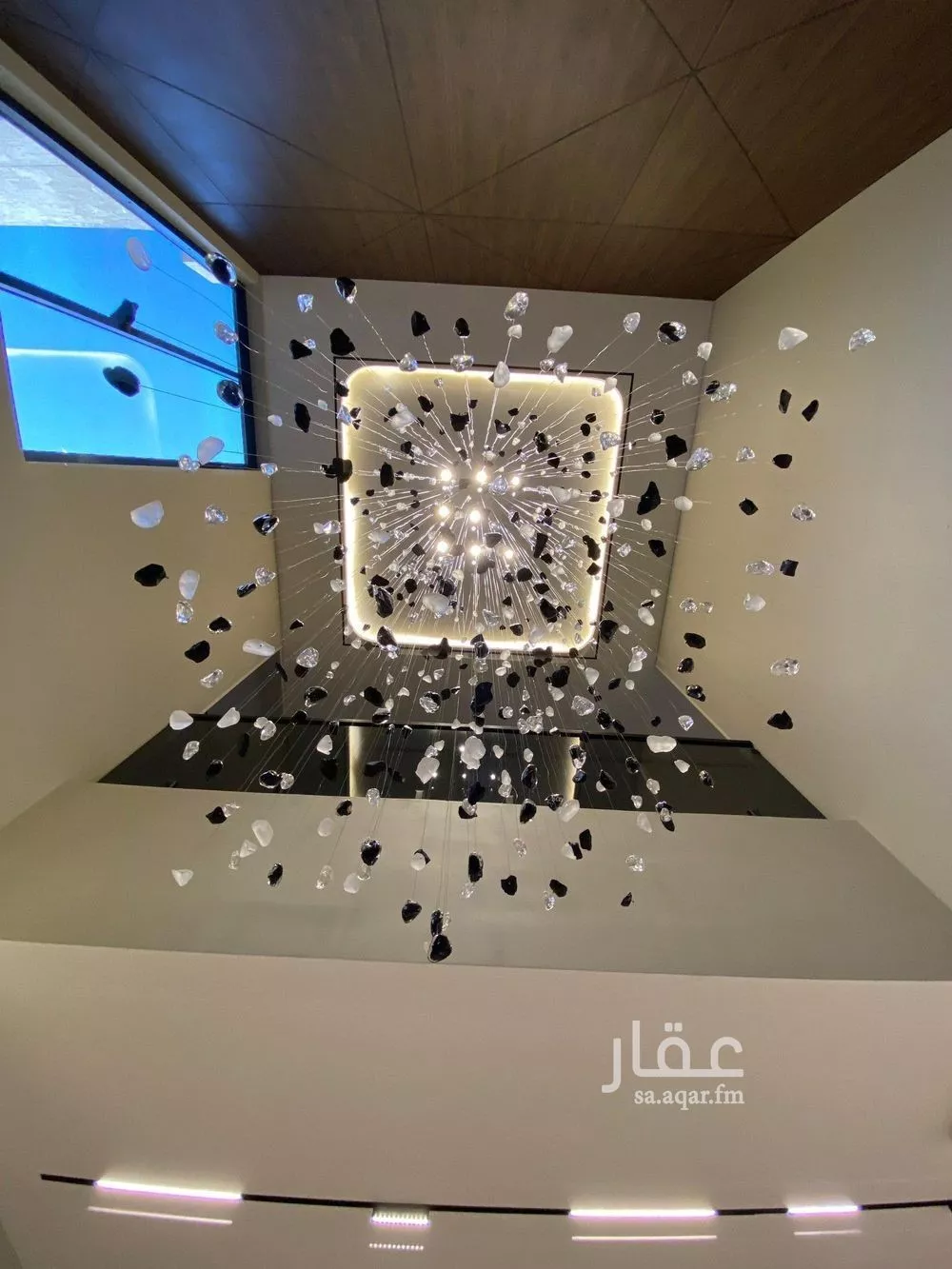 فيلا 8 غرف في العوالي 12