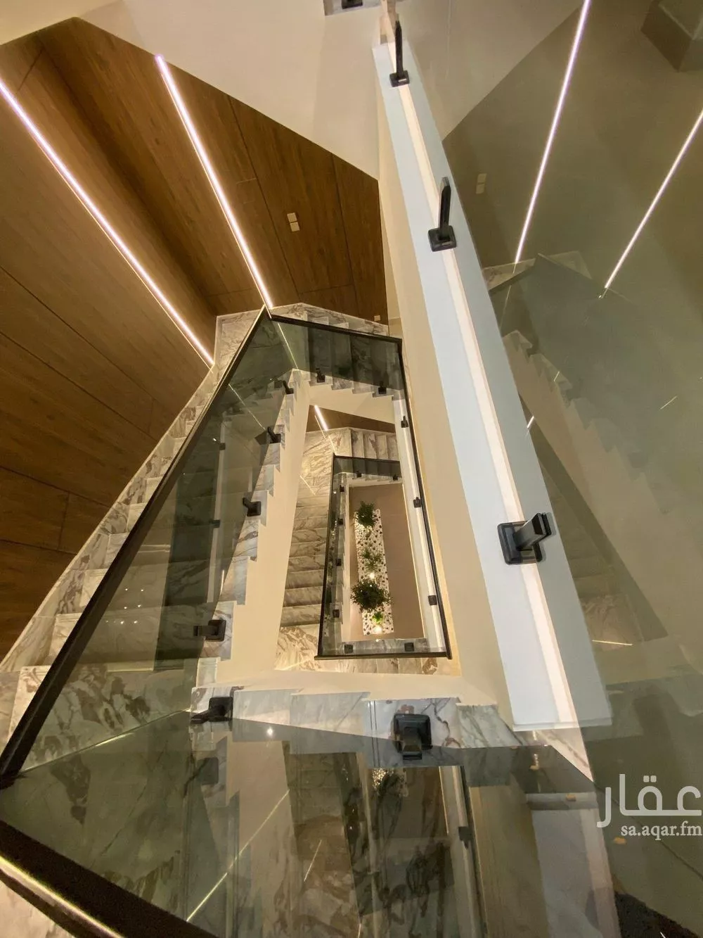 فيلا 8 غرف في العوالي 19