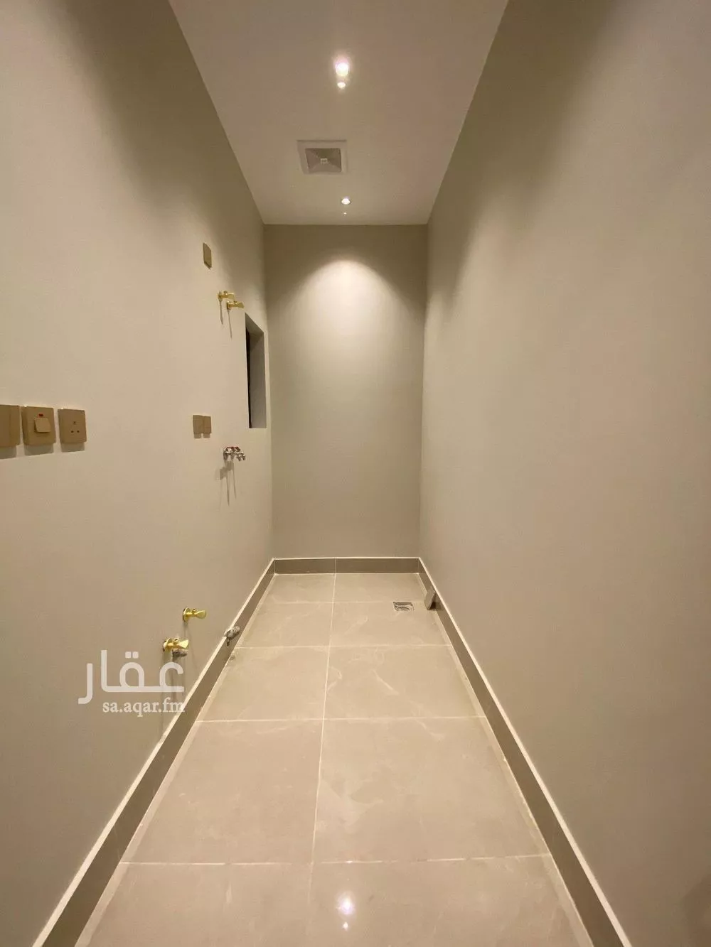 فيلا 8 غرف في العوالي 20