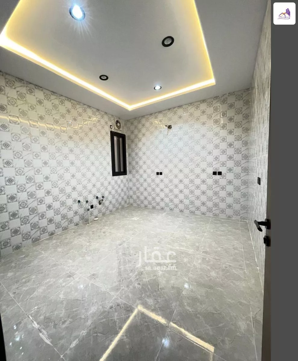 6 bedroom villa in Al Ukayshiyyah 6