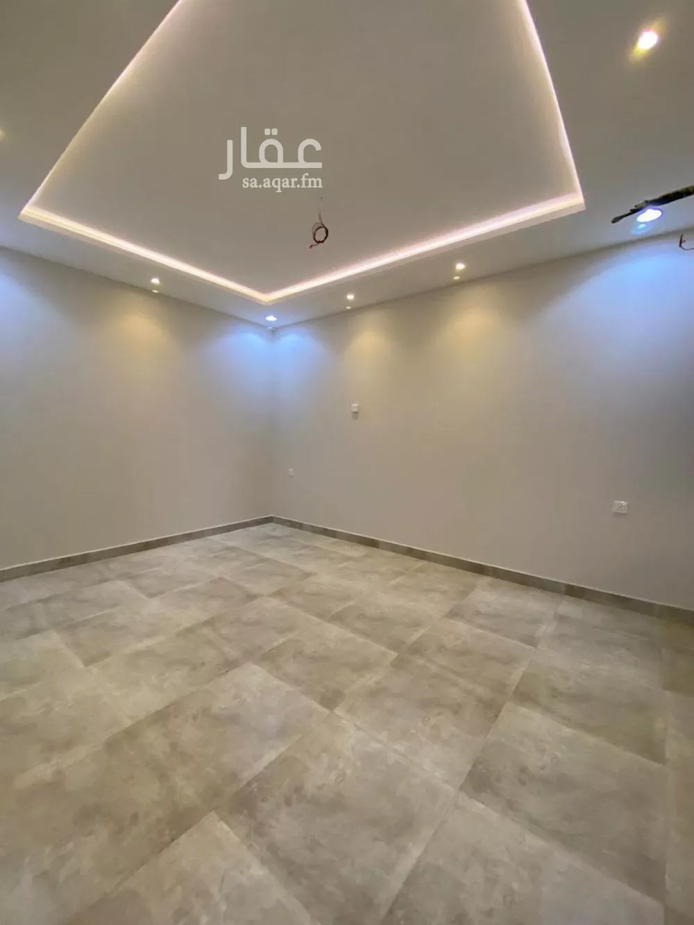 فيلا 9 غرف في الملك فهد 19