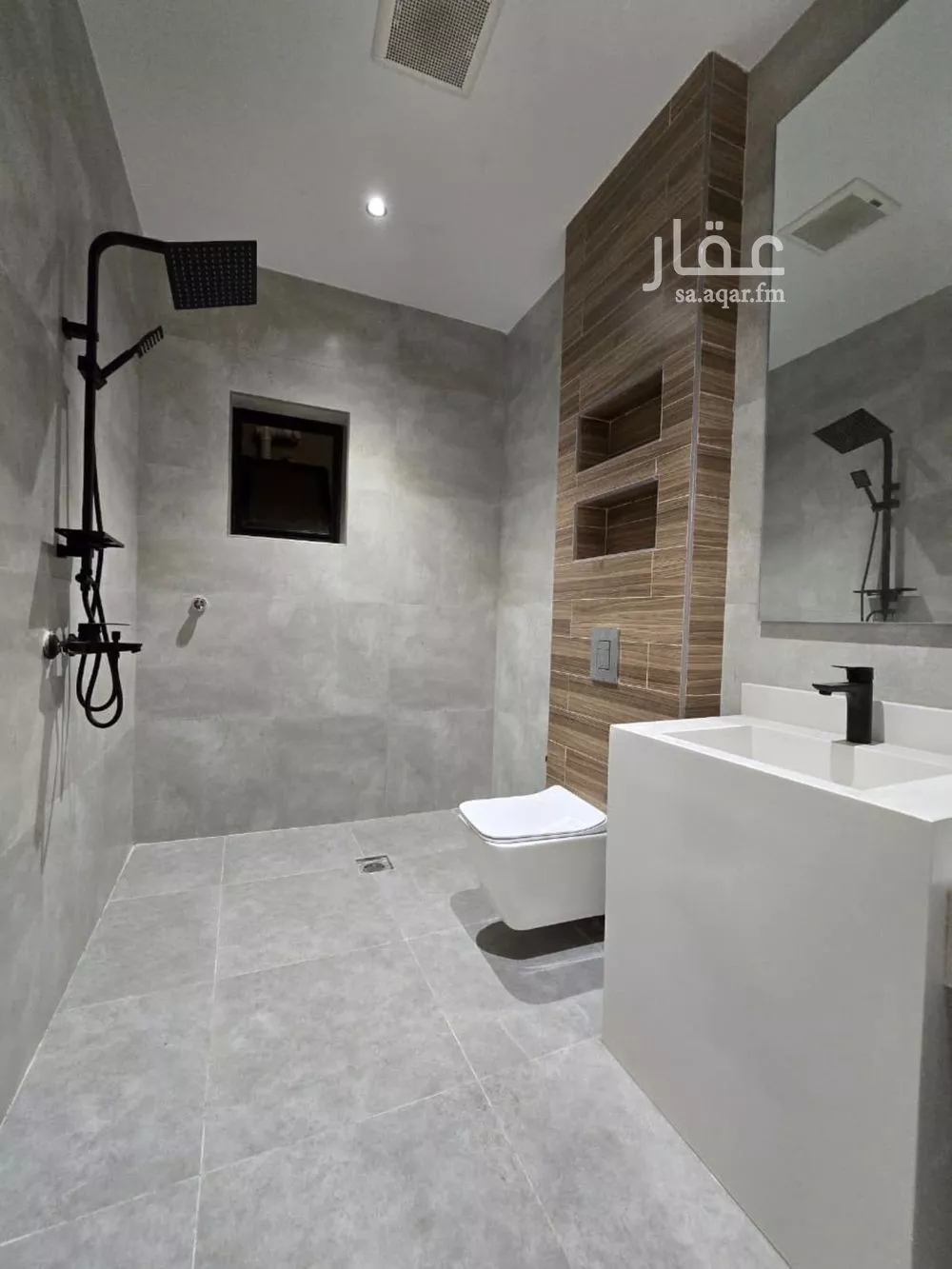 8 bedroom villa in King Fahd 16