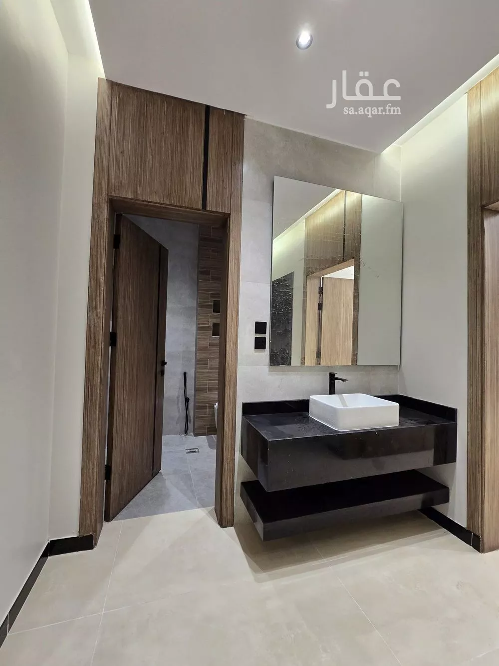 8 bedroom villa in King Fahd 19