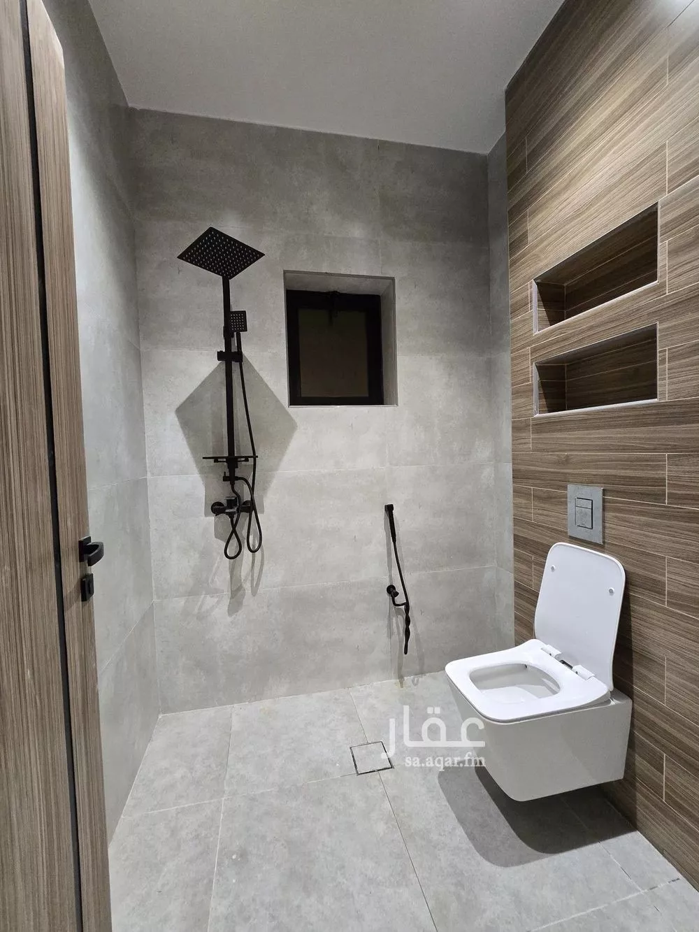 8 bedroom villa in King Fahd 20