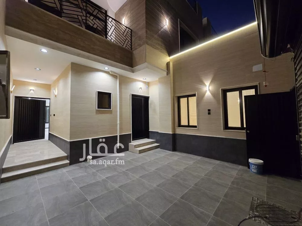 8 bedroom villa in King Fahd 24