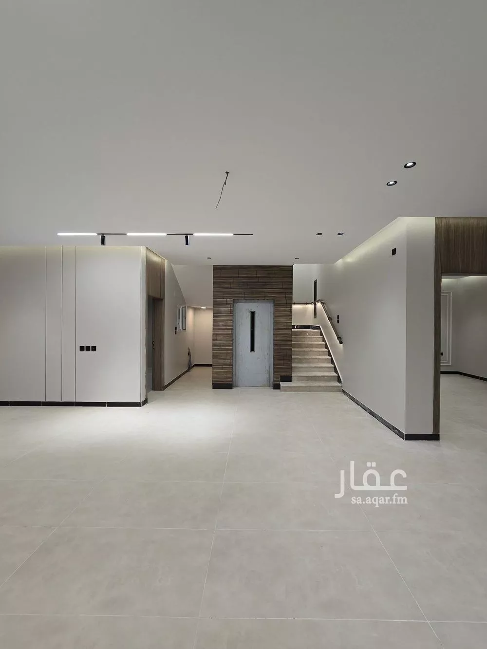 8 bedroom villa in King Fahd 5