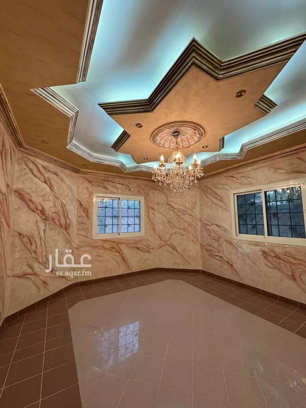 فيلا 9 غرف في العوالي 7