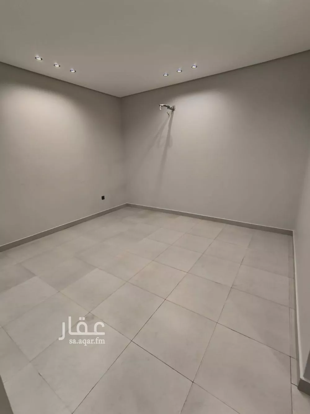 فيلا 6 غرف في العكيشية 11