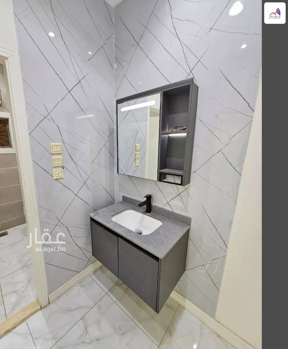 8 bedroom villa in Al Nawariyyah 4