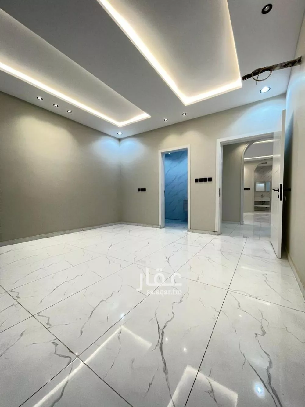 6 bedroom villa in Al Umrah Al Jadidah 2
