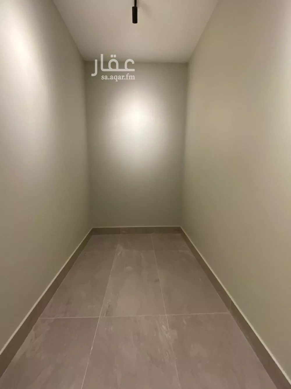 فيلا 9 غرف في الملك فهد 12