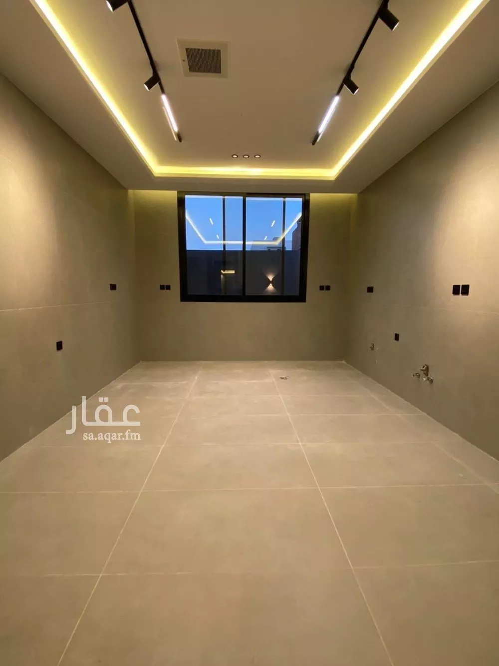 فيلا 9 غرف في الملك فهد 16