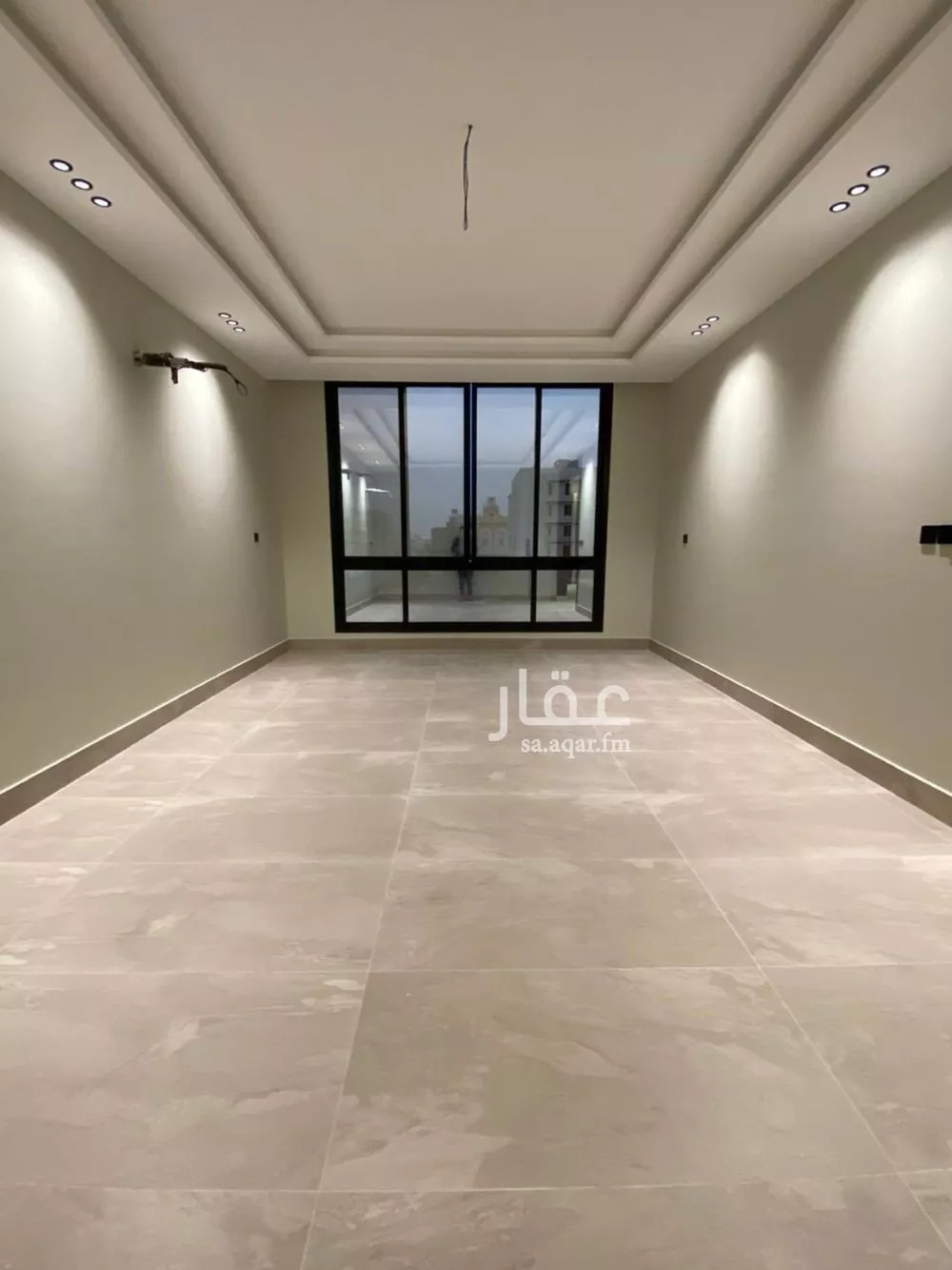 فيلا 9 غرف في الملك فهد 8