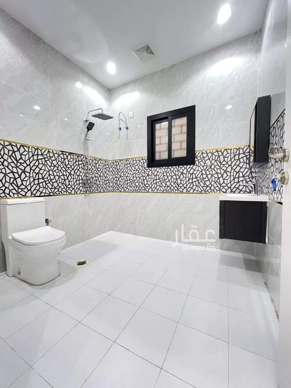 6 bedroom villa in Al Hijra 9