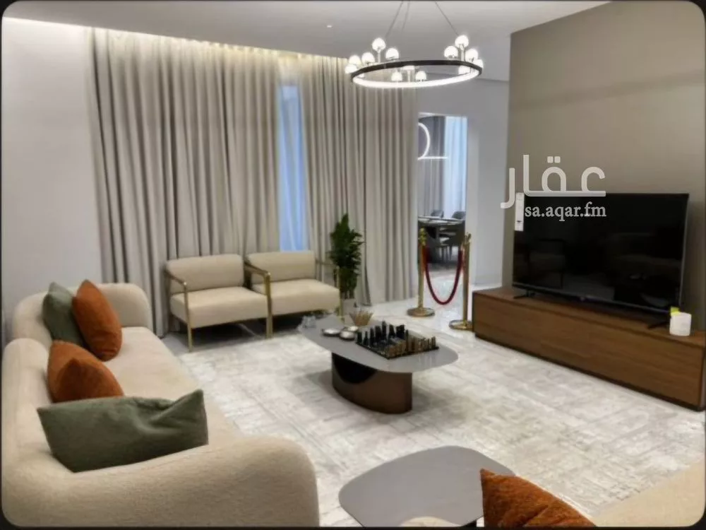 8 bedroom villa in King Fahd 4